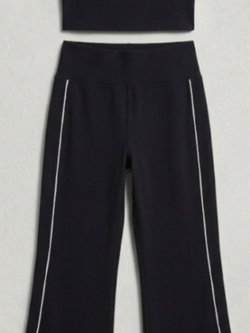 Contrast Piping Two-Piece Active Set